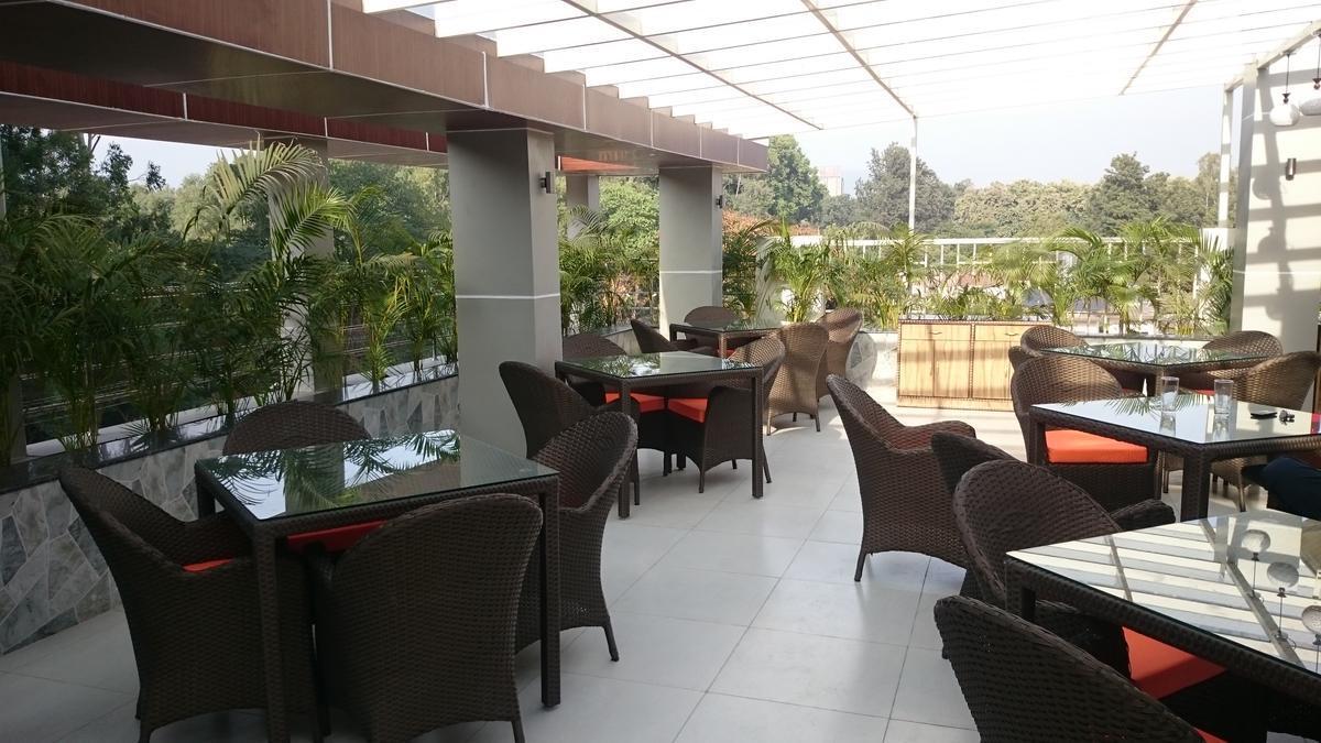 Imperial Clarks Inn Dehradun Eksteriør bilde