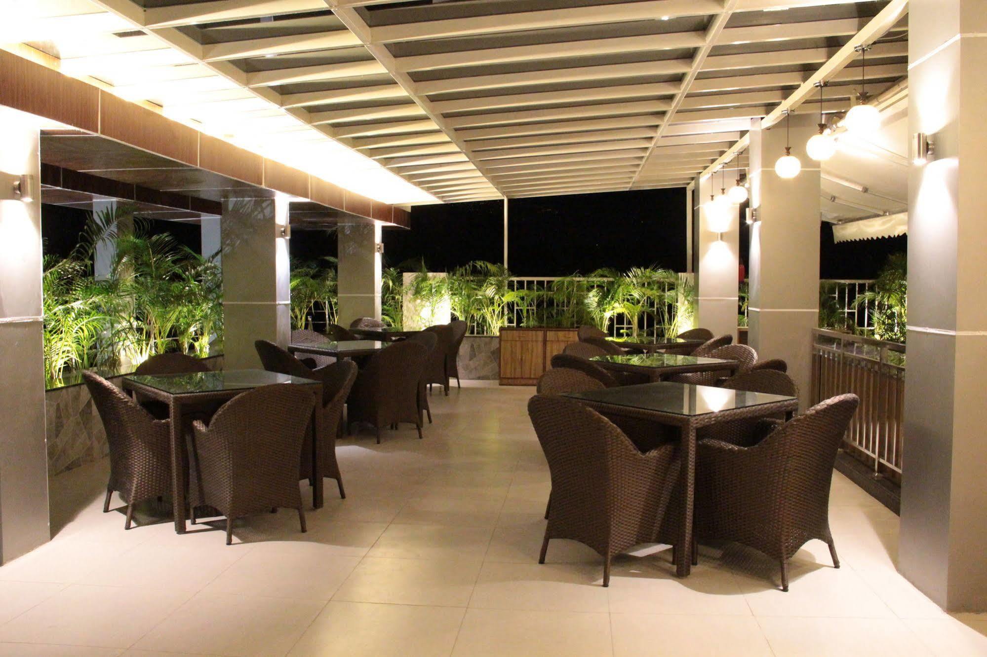 Imperial Clarks Inn Dehradun Eksteriør bilde